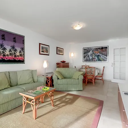 Admiral Plaza Sea View - Happy *