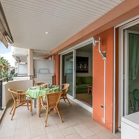 Admiral Plaza Sea View - Happy Apartment