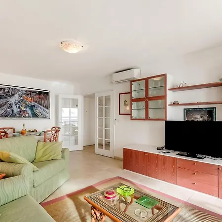 Admiral Plaza Sea View - Happy Apartment *