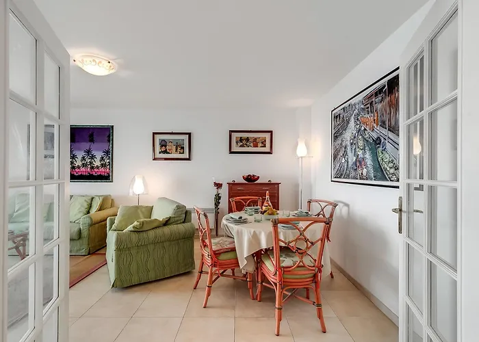 Admiral Plaza Sea View - Happy Appartement *